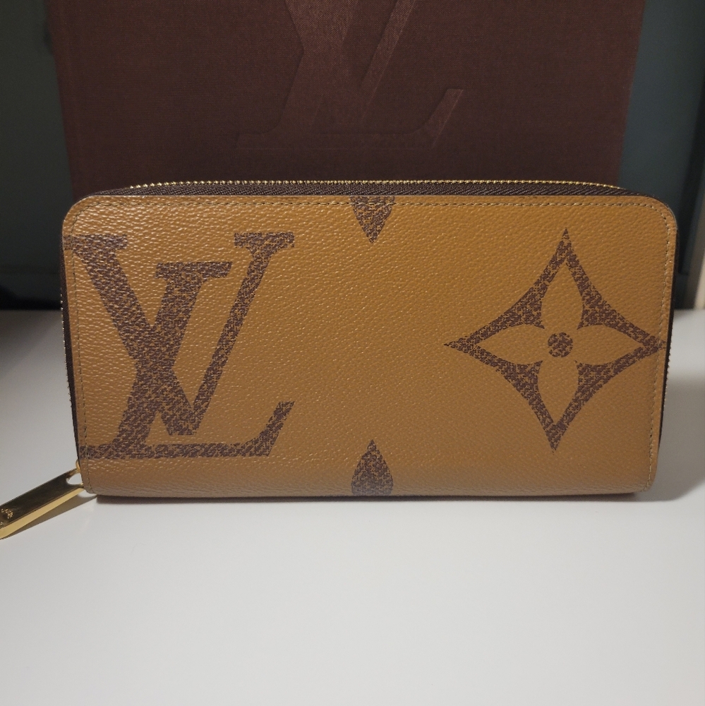Louis Vuitton Reverse Large Monogram Zippy Wallet